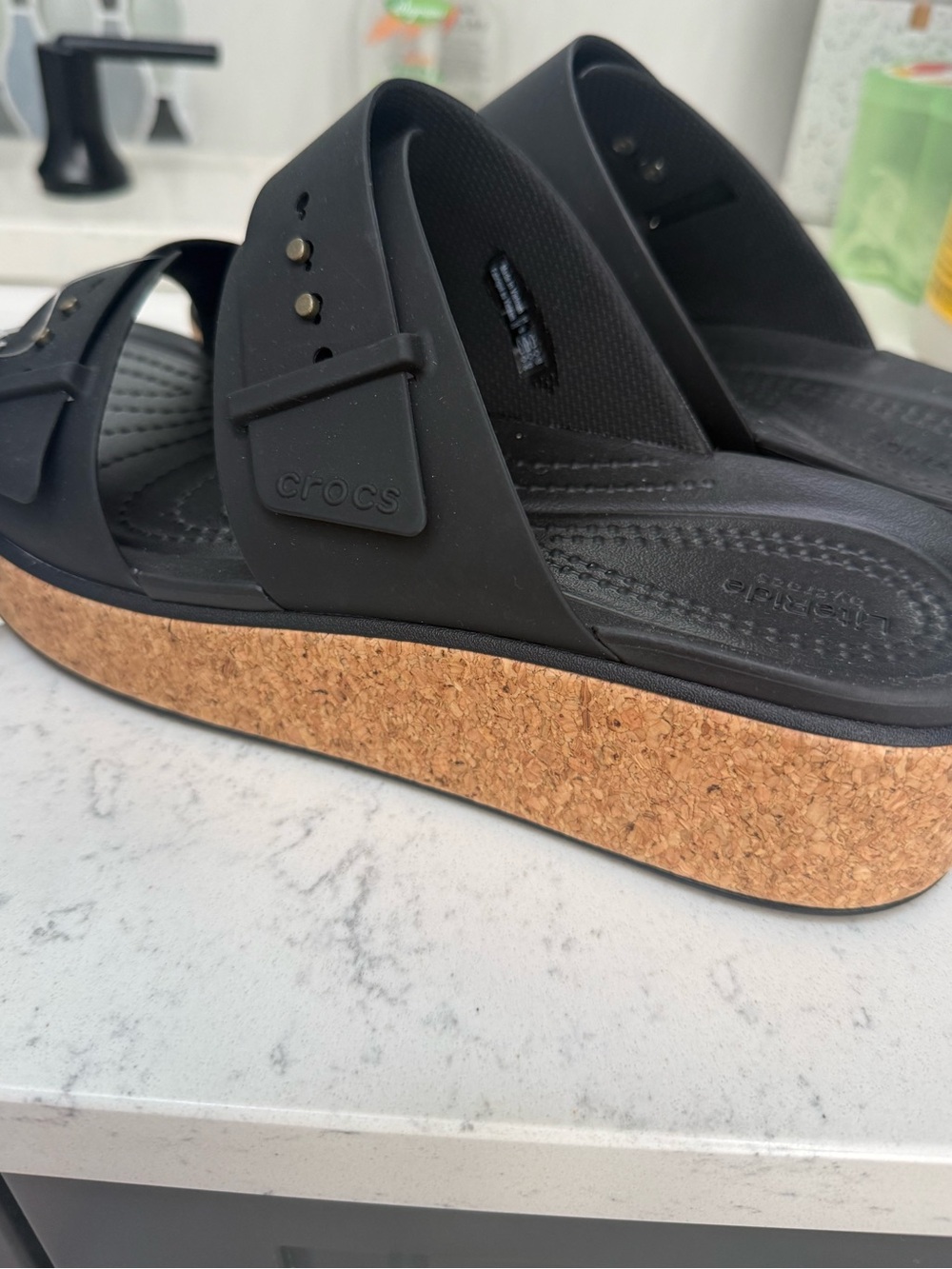 NWT CROCS Brooklyn Cork Buckle Sandals Black size 9